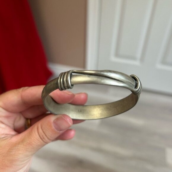 STAINLESS STEEL Engraved Silver Bangle Bracelet With bird detail 🕊️ - Picture 5 of 7